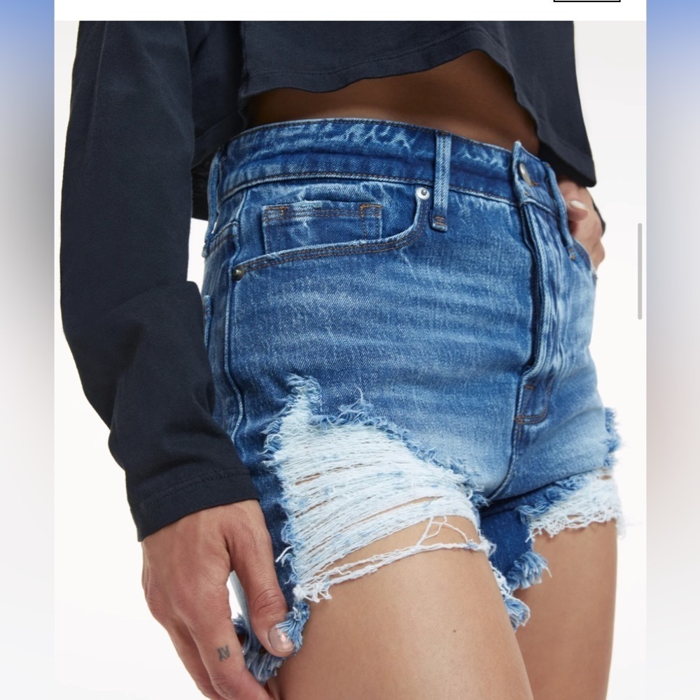 NWT Good American Bombshell Short Size 4/27
